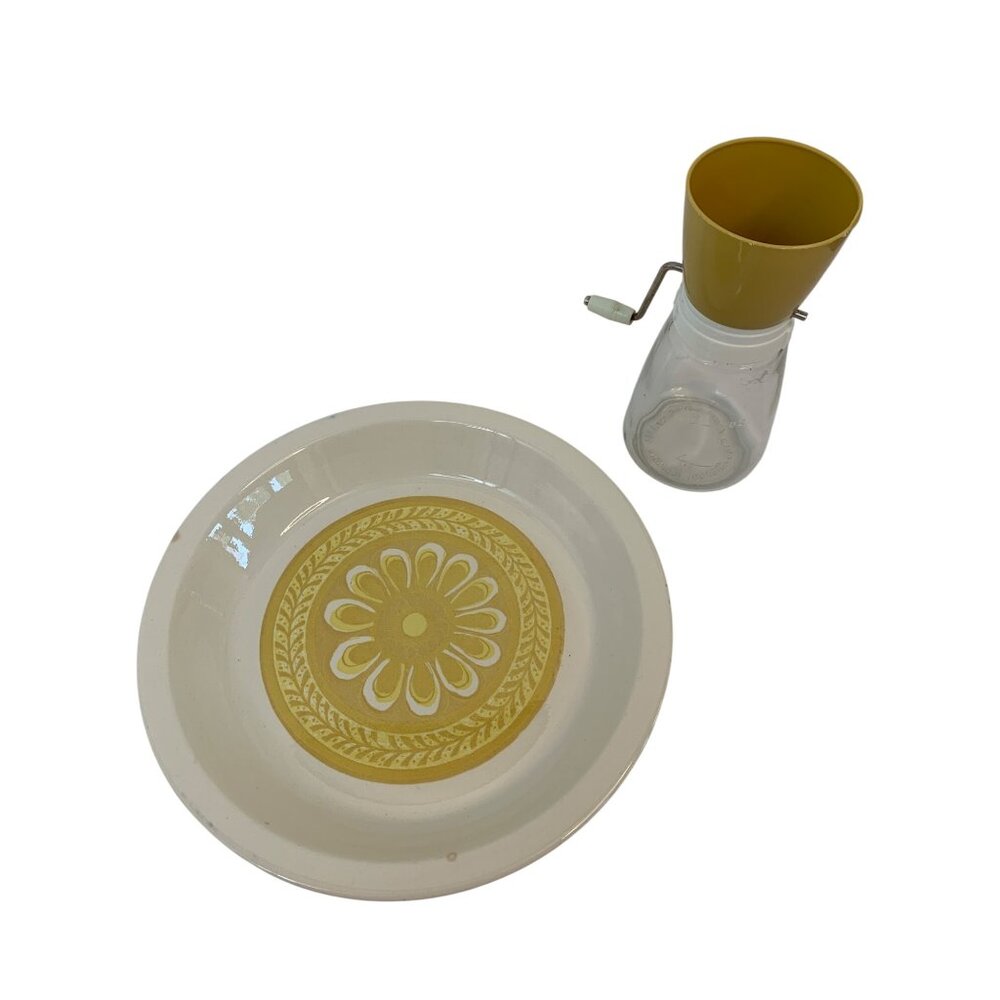 Vintage 2 piece Royal China USA Pie Baker + Federal Housewares Nut Grinder Set